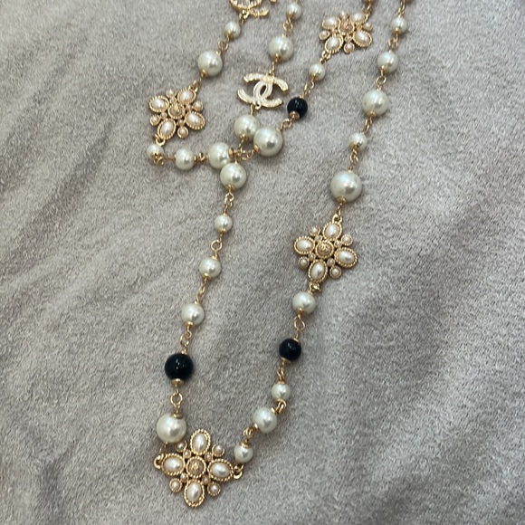 C long necklace - Picture 2 of 4